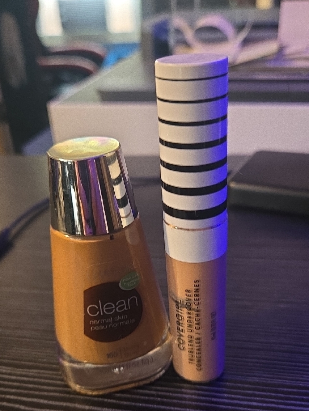 COVERGIRL Liquid Foundation & Concealer Duo in Golden Tan